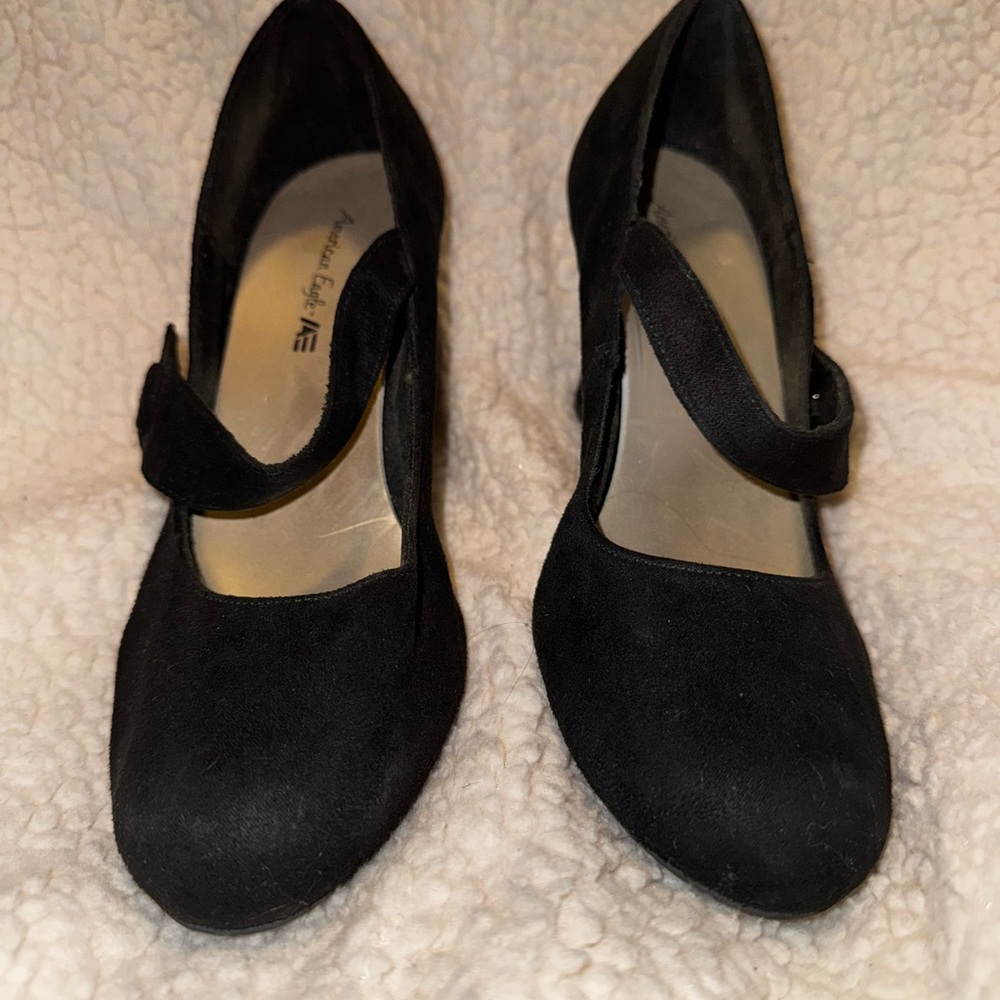 American Eagle Black Suede pumps (size 10) - Picture 2 of 4